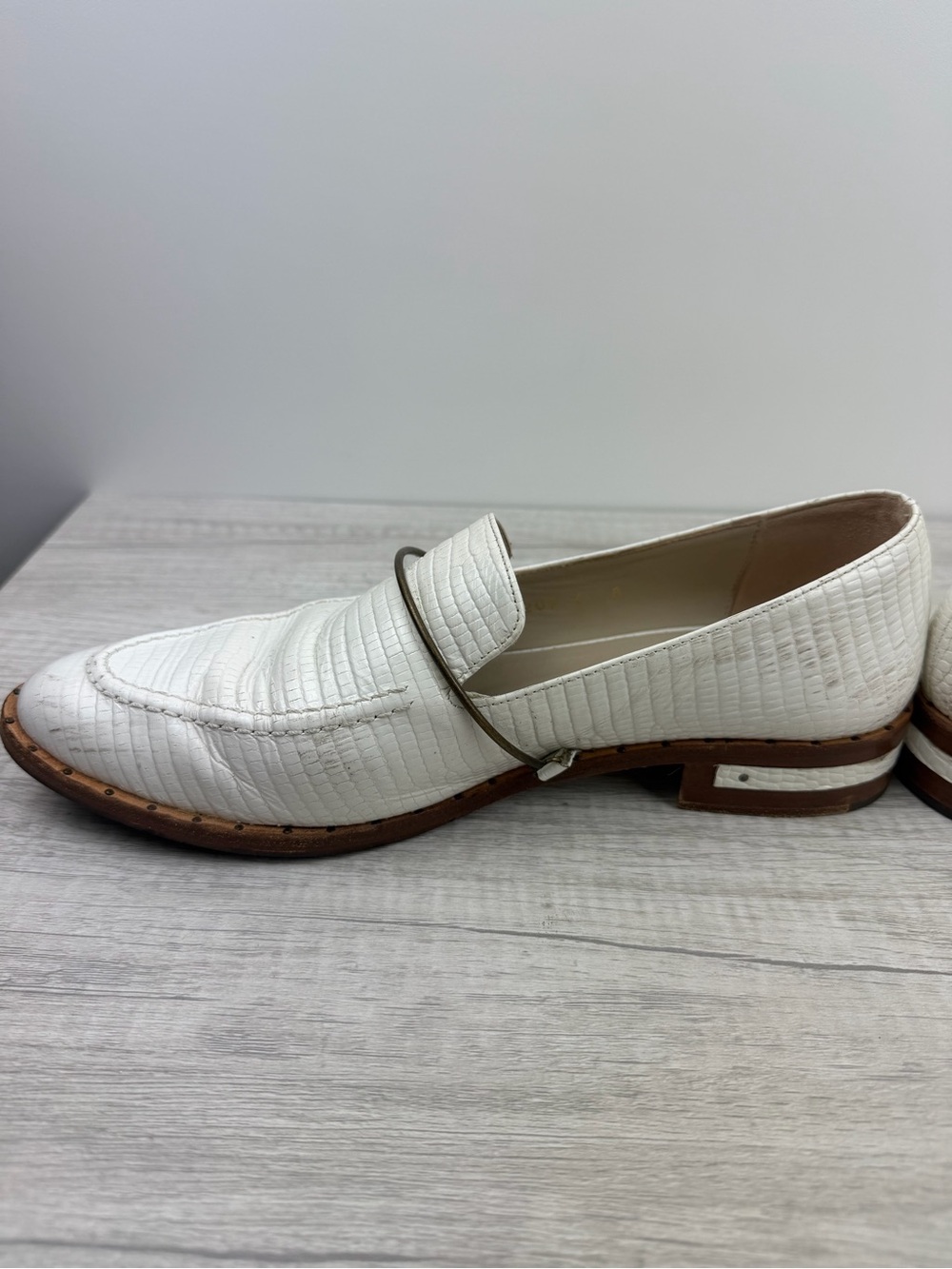 Freda Salvador White Embossed Leather Loafers Size 8 - Picture 7 of 11